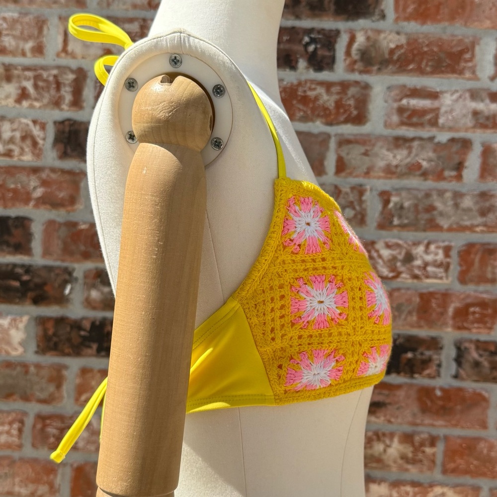 Yellow Crocheted 🧶 Floral Crop Top / XS / Excellent condition - Picture 7 of 9